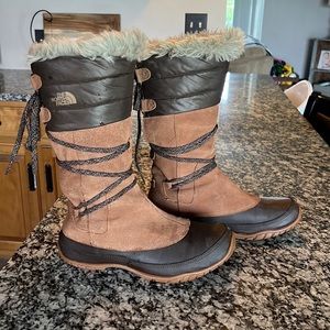 The north face size 8 winter boots